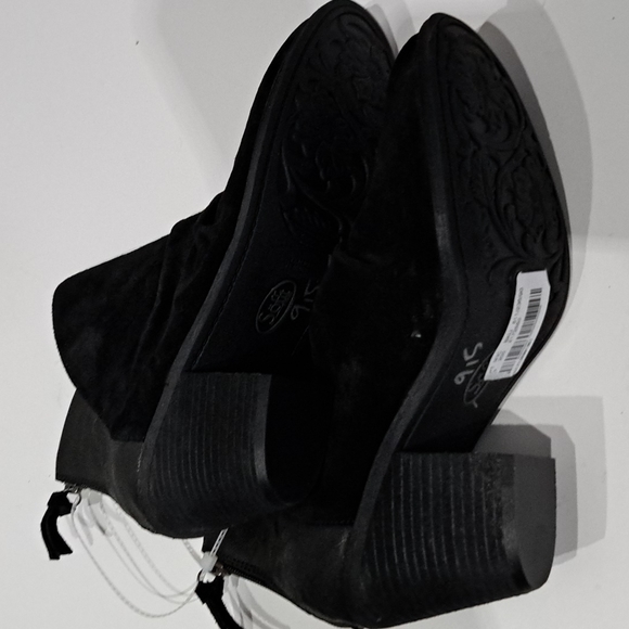 Soft Teyton  Mixed Leather Bootie - Picture 9 of 9